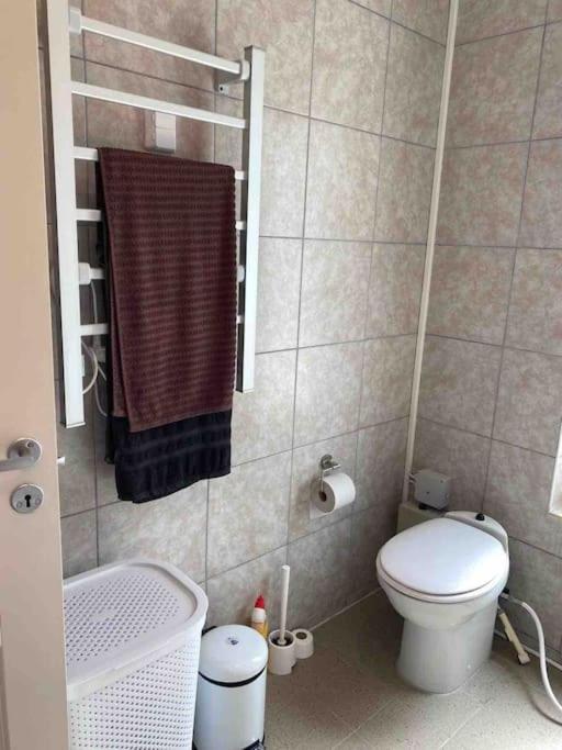 Trevlig Stuga Med Uteplats Rimbo Bagian luar foto